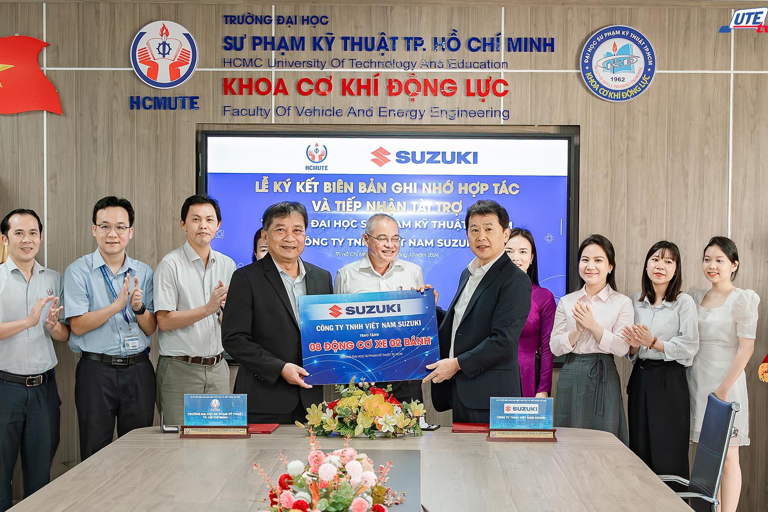 hình sự kiện vì cộng đồng